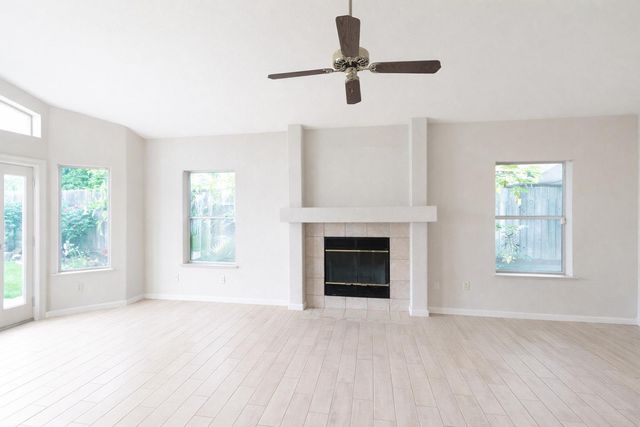 1 Pinache Ct, Sacramento, CA 95838