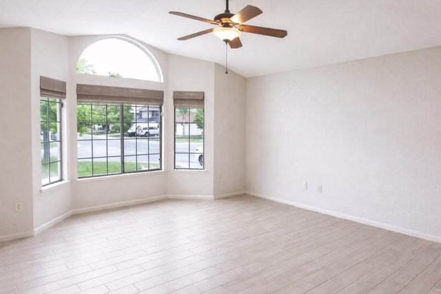 1 Pinache Ct, Sacramento, CA 95838