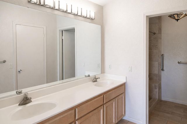 1 Pinache Ct, Sacramento, CA 95838