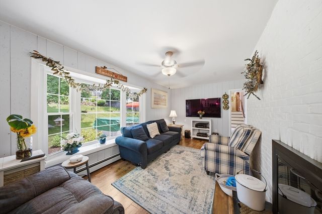 494 Laurel St, Manchester, NH 03103