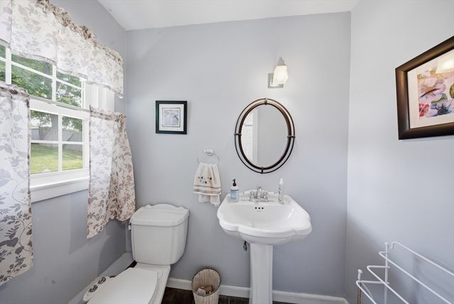 494 Laurel St, Manchester, NH 03103