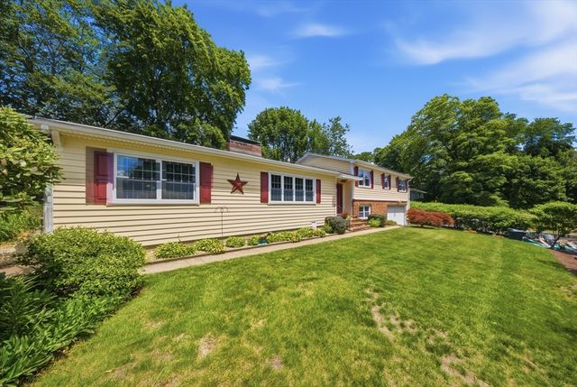 494 Laurel St, Manchester, NH 03103