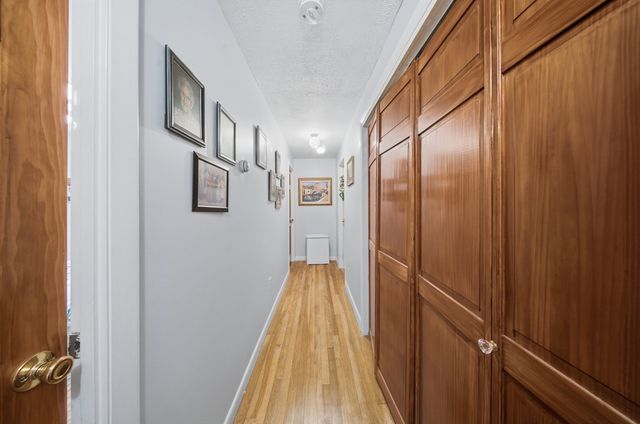 494 Laurel St, Manchester, NH 03103