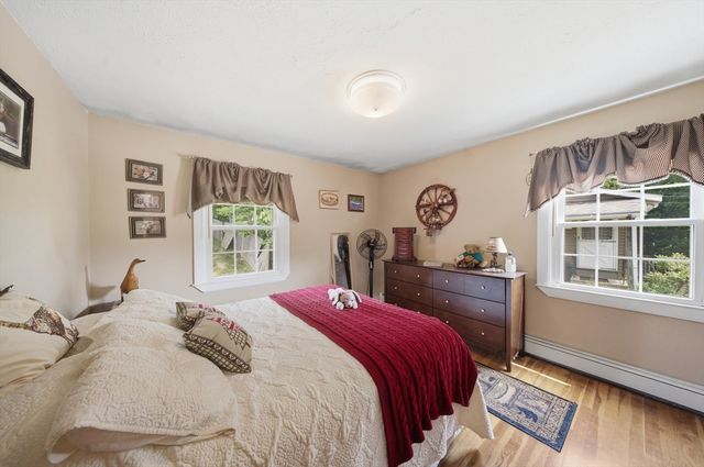 494 Laurel St, Manchester, NH 03103