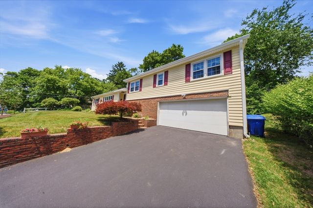 494 Laurel St, Manchester, NH 03103