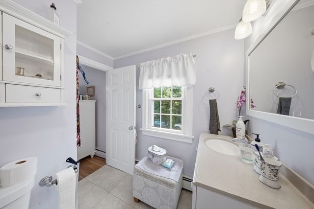 494 Laurel St, Manchester, NH 03103