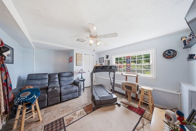 494 Laurel St, Manchester, NH 03103