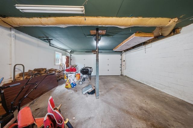 494 Laurel St, Manchester, NH 03103