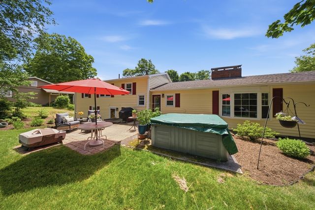 494 Laurel St, Manchester, NH 03103