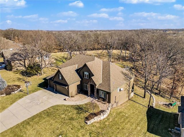 15321 N Bales Road, Smithville, MO 64089