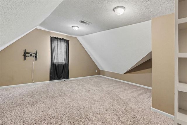 15321 N Bales Road, Smithville, MO 64089