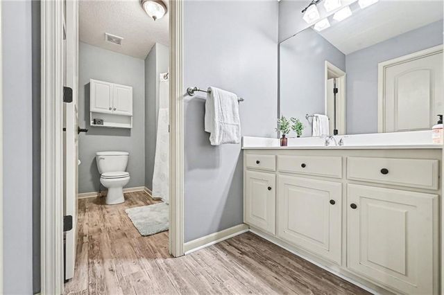 15321 N Bales Road, Smithville, MO 64089