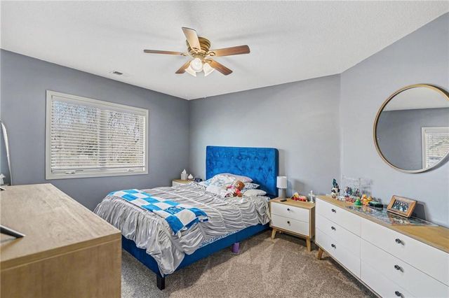 15321 N Bales Road, Smithville, MO 64089