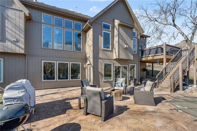 15321 N Bales Road, Smithville, MO 64089