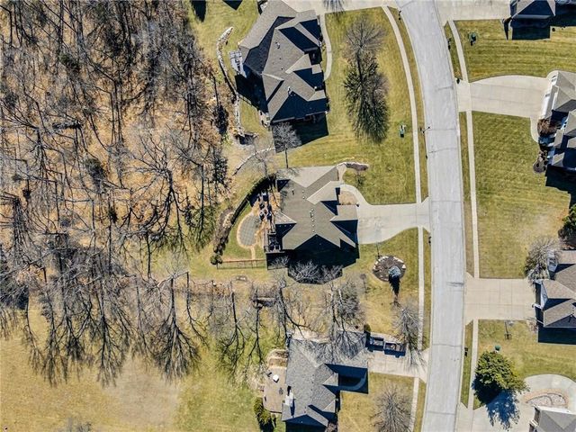 15321 N Bales Road, Smithville, MO 64089