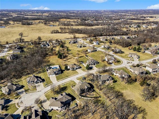 15321 N Bales Road, Smithville, MO 64089