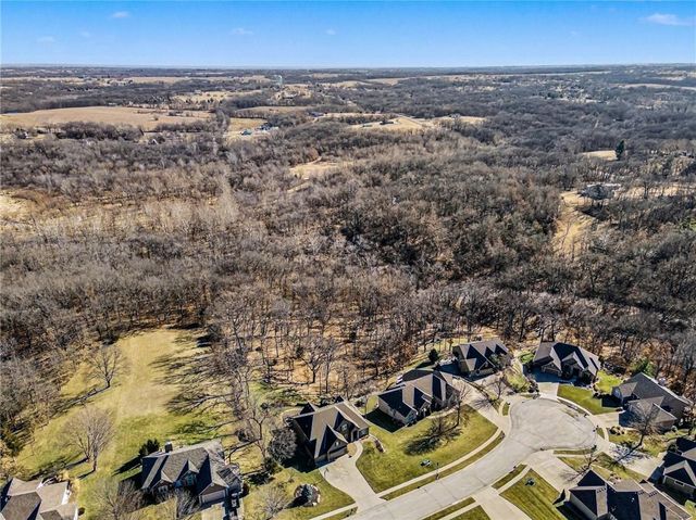 15321 N Bales Road, Smithville, MO 64089