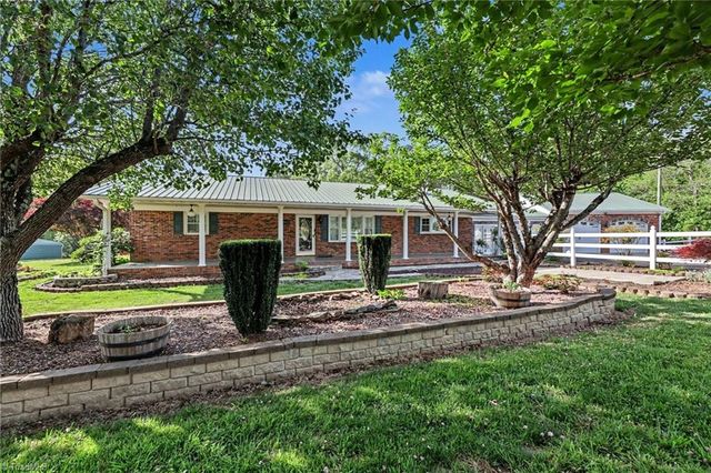 1362 US Highway 311 N, Walnut Cove, NC 27052