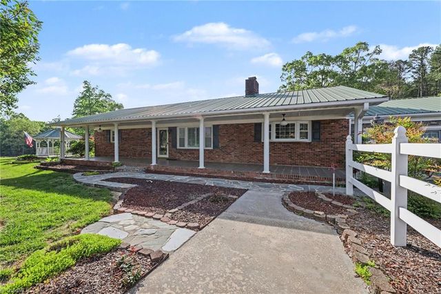 1362 US Highway 311 N, Walnut Cove, NC 27052