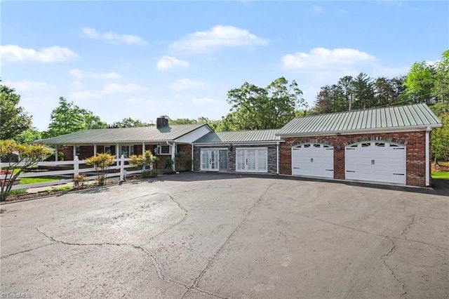 1362 US Highway 311 N, Walnut Cove, NC 27052