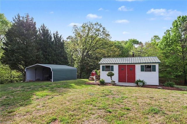 1362 US Highway 311 N, Walnut Cove, NC 27052