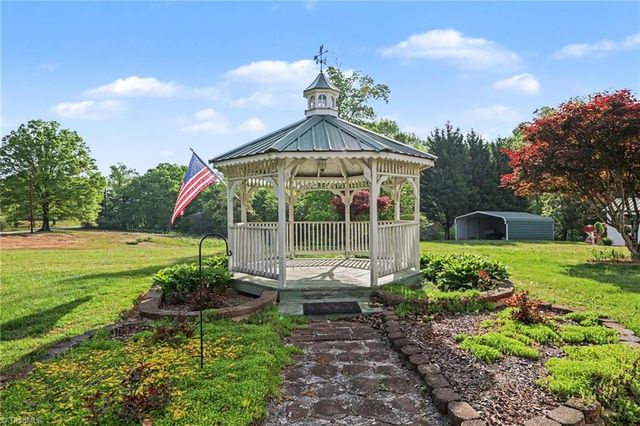 1362 US Highway 311 N, Walnut Cove, NC 27052
