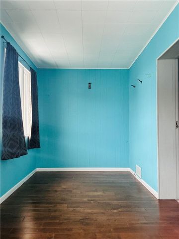 123 Pine St, Ellsworth Boro, PA 15331