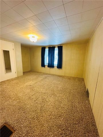 123 Pine St, Ellsworth Boro, PA 15331