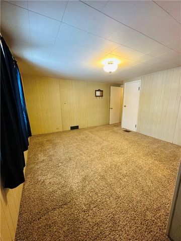 123 Pine St, Ellsworth Boro, PA 15331