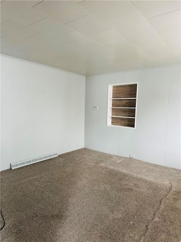 123 Pine St, Ellsworth Boro, PA 15331