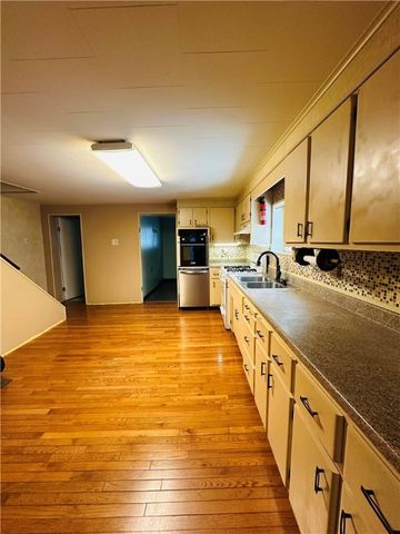 123 Pine St, Ellsworth Boro, PA 15331