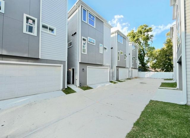 6715 Saint Augustine Street, Houston, TX 77021