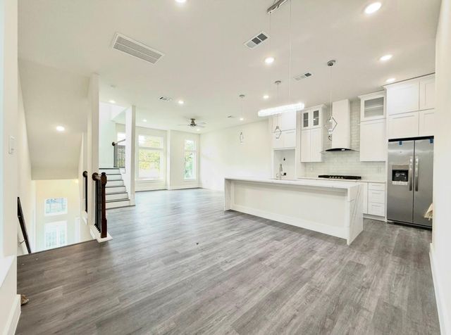 6715 Saint Augustine Street, Houston, TX 77021