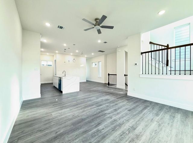 6715 Saint Augustine Street, Houston, TX 77021