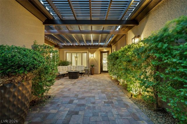 2172 Pont National Drive, Henderson, NV 89044