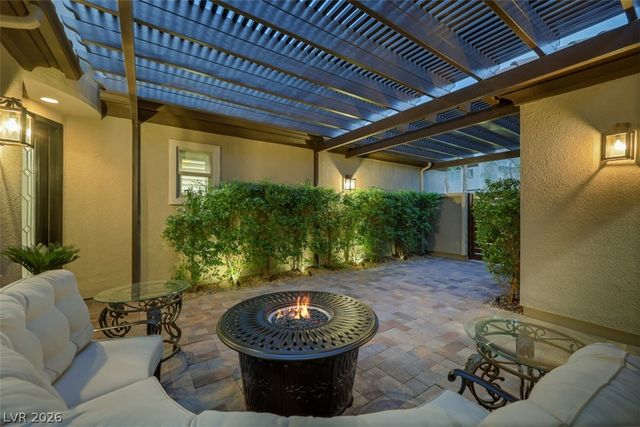 2172 Pont National Drive, Henderson, NV 89044