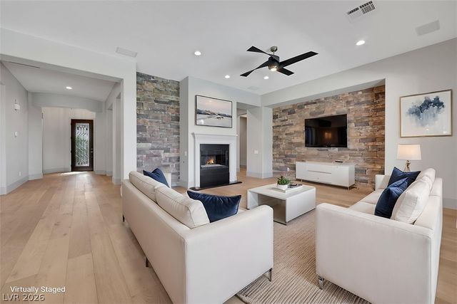 2172 Pont National Drive, Henderson, NV 89044