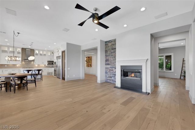 2172 Pont National Drive, Henderson, NV 89044