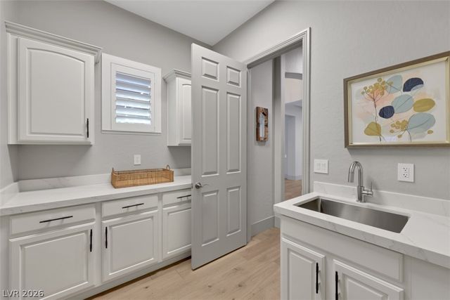 2172 Pont National Drive, Henderson, NV 89044