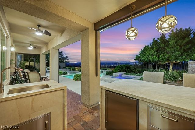 2172 Pont National Drive, Henderson, NV 89044
