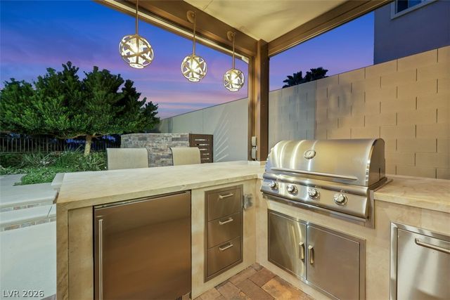 2172 Pont National Drive, Henderson, NV 89044