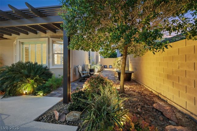 2172 Pont National Drive, Henderson, NV 89044