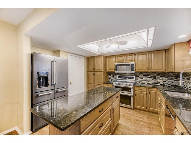 2824 S Heather Gardens Way B, Aurora, CO 80014