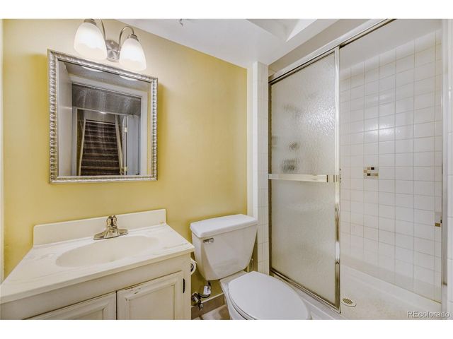 2824 S Heather Gardens Way B, Aurora, CO 80014