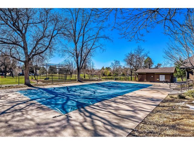 2824 S Heather Gardens Way B, Aurora, CO 80014