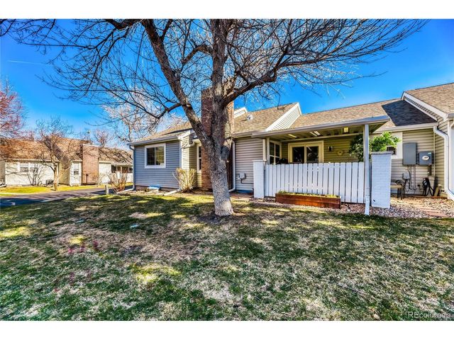 2824 S Heather Gardens Way B, Aurora, CO 80014