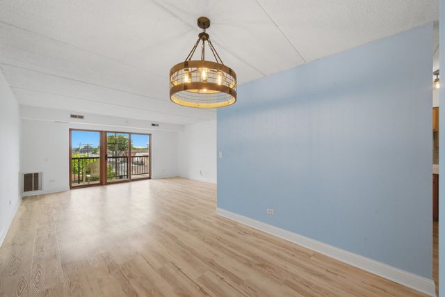 7414 W Irving Park Road 305, Norridge, IL 60706