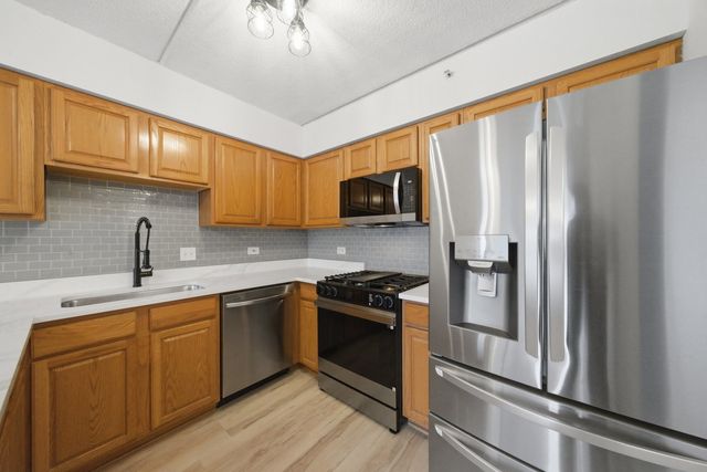 7414 W Irving Park Road 305, Norridge, IL 60706