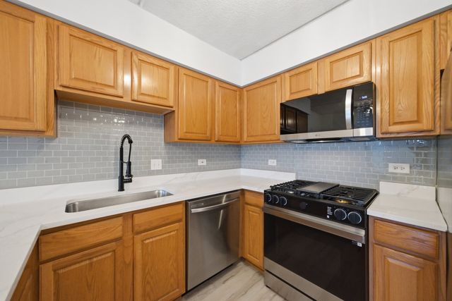 7414 W Irving Park Road 305, Norridge, IL 60706