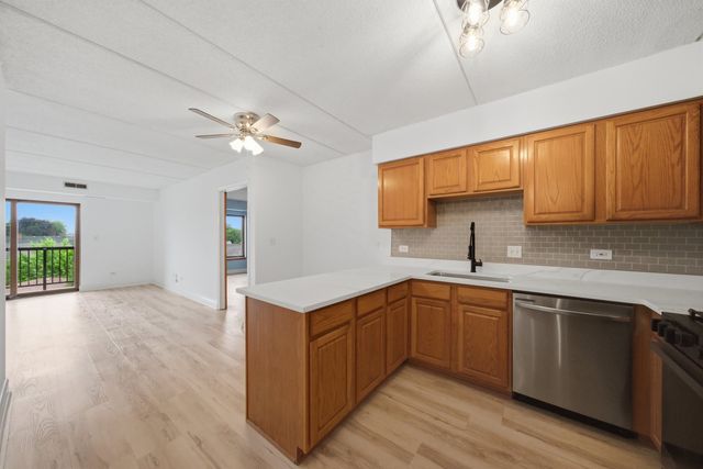 7414 W Irving Park Road 305, Norridge, IL 60706